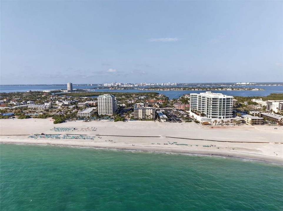 Active With Contract: $899,000 (2 beds, 2 baths, 1150 Square Feet)