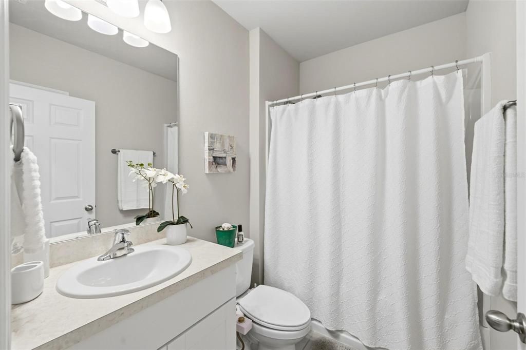 Под контрактом: $330,000 (3 спален, 2 ванн, 1683 Квадратных фут)