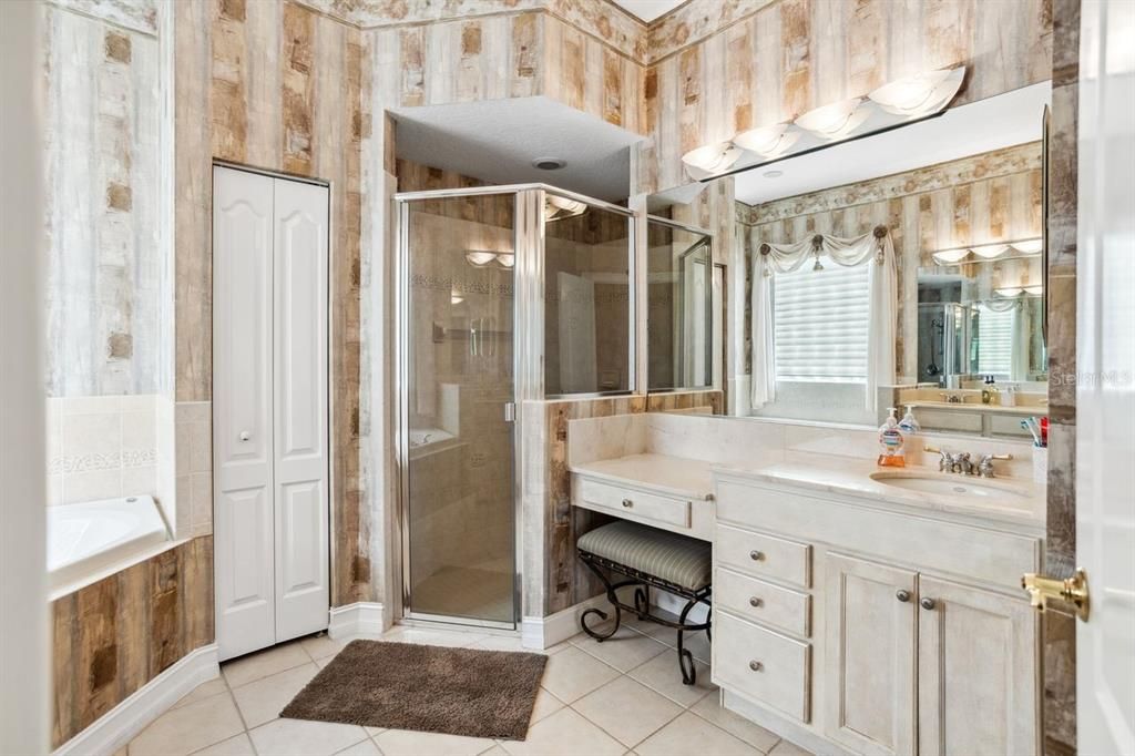 На продажу: $899,900 (4 спален, 2 ванн, 2863 Квадратных фут)
