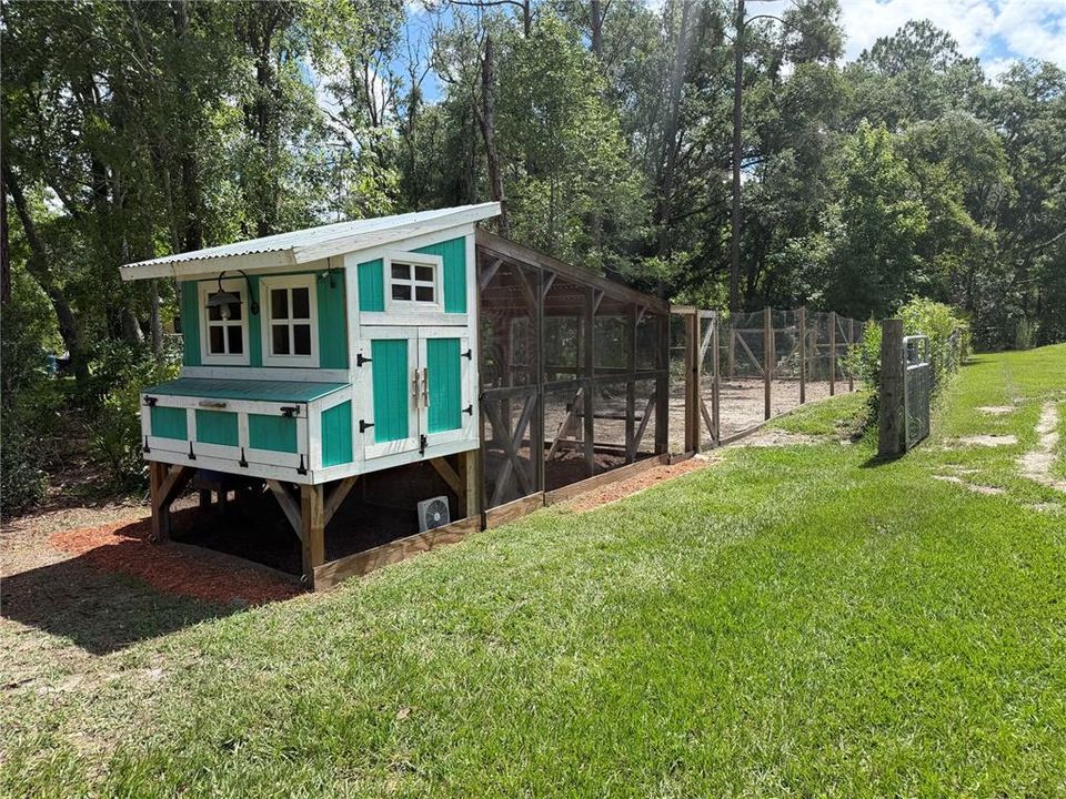 For Sale: $319,000 (3 beds, 2 baths, 1206 Square Feet)