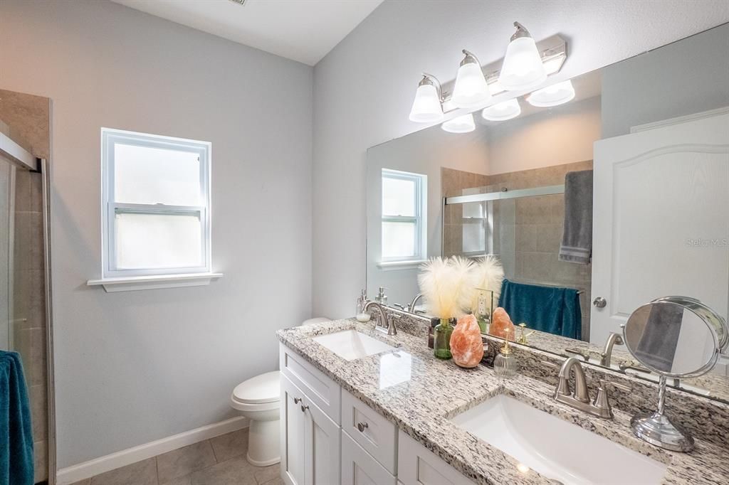 For Sale: $319,000 (3 beds, 2 baths, 1206 Square Feet)