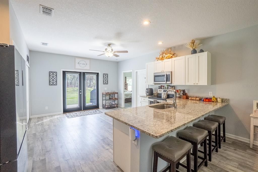 For Sale: $319,000 (3 beds, 2 baths, 1206 Square Feet)