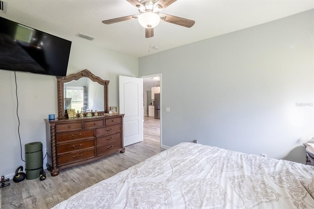 For Sale: $319,000 (3 beds, 2 baths, 1206 Square Feet)