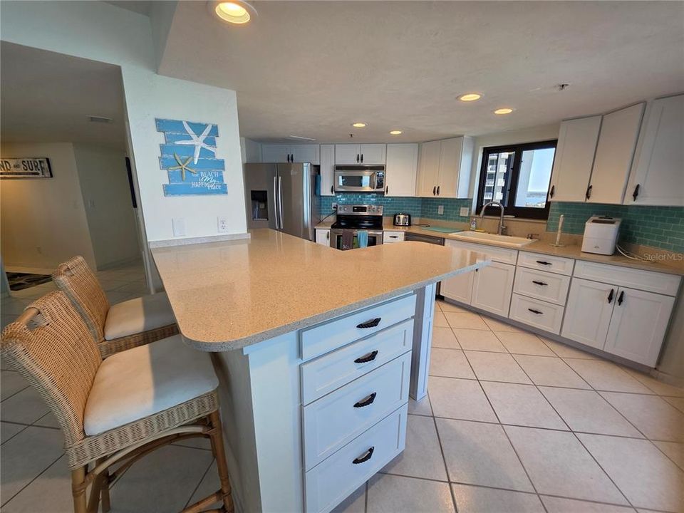 For Rent: $2,750 (2 beds, 2 baths, 1561 Square Feet)