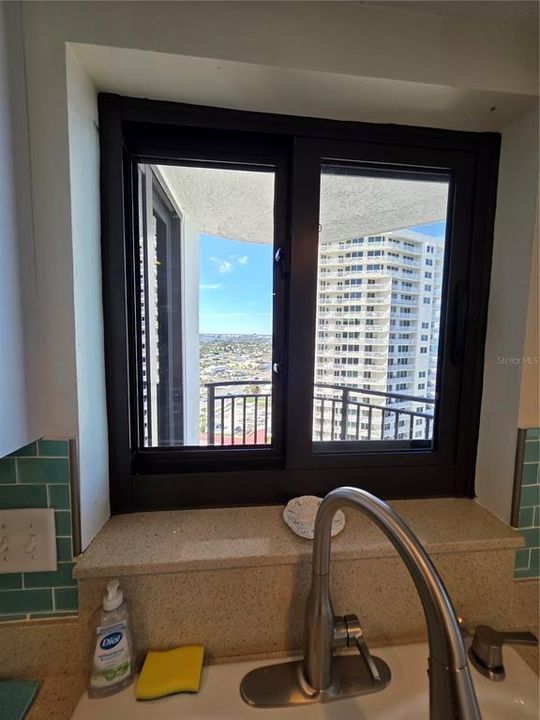 For Rent: $2,750 (2 beds, 2 baths, 1561 Square Feet)