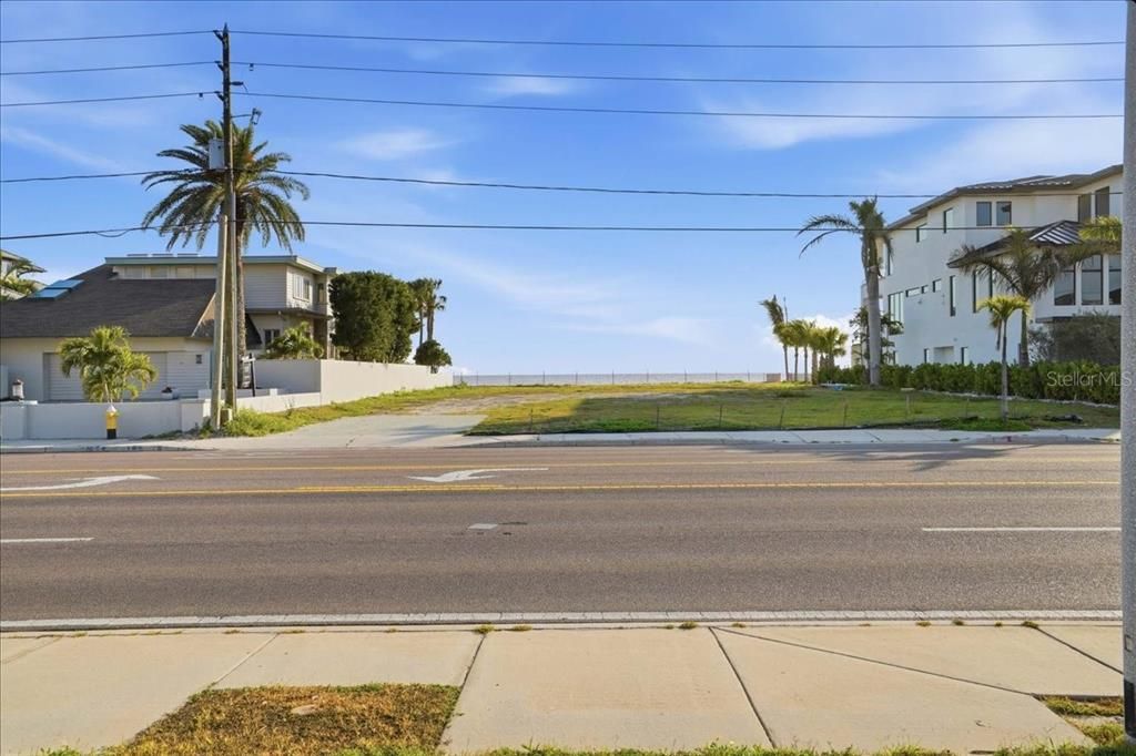 For Sale: $1,100,000 (0.30 acres)