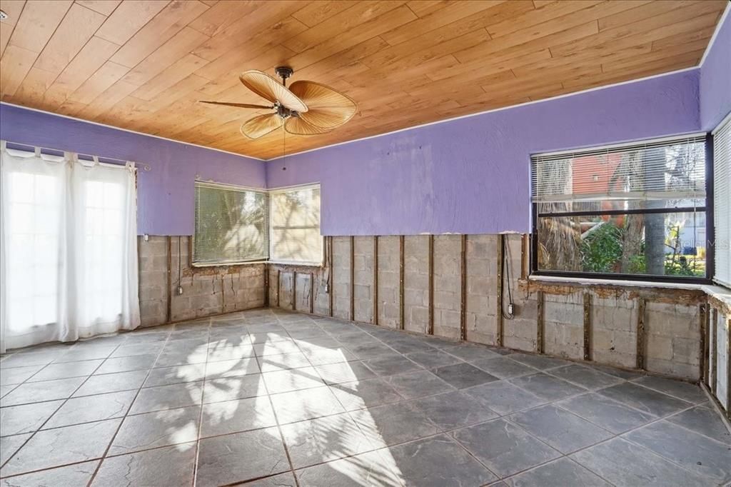 For Sale: $1,100,000 (0.30 acres)