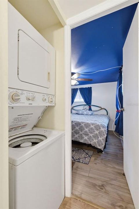 For Sale: $100,000 (2 beds, 1 baths, 852 Square Feet)