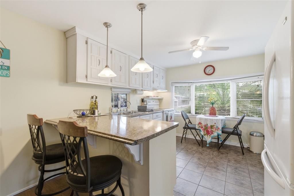 For Sale: $100,000 (2 beds, 1 baths, 852 Square Feet)