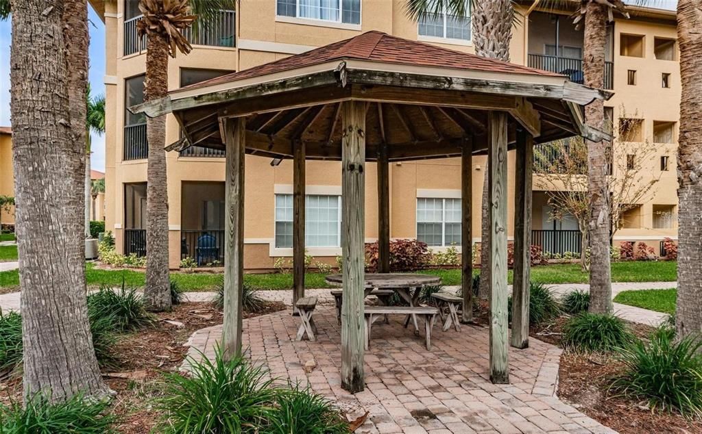 For Rent: $1,600 (1 beds, 1 baths, 656 Square Feet)