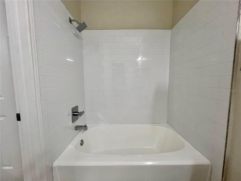 For Rent: $1,600 (1 beds, 1 baths, 656 Square Feet)