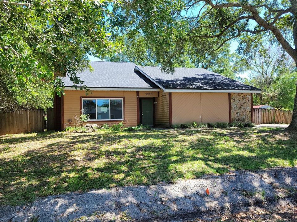 For Sale: $325,000 (3 beds, 2 baths, 1879 Square Feet)