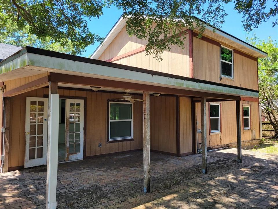 For Sale: $325,000 (3 beds, 2 baths, 1879 Square Feet)