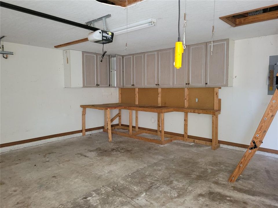 For Sale: $325,000 (3 beds, 2 baths, 1879 Square Feet)