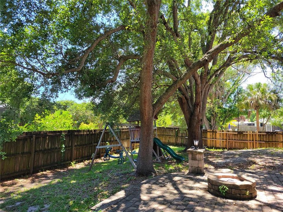 For Sale: $325,000 (3 beds, 2 baths, 1879 Square Feet)