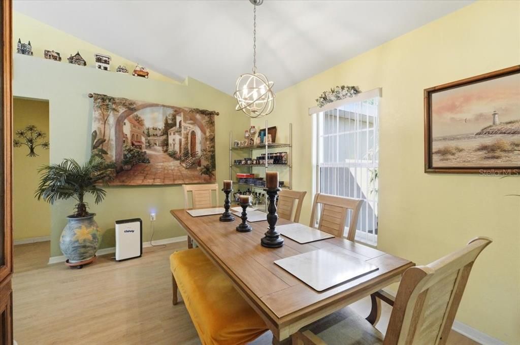 待售: $315,000 (3 贝兹, 2 浴室, 1770 平方英尺)