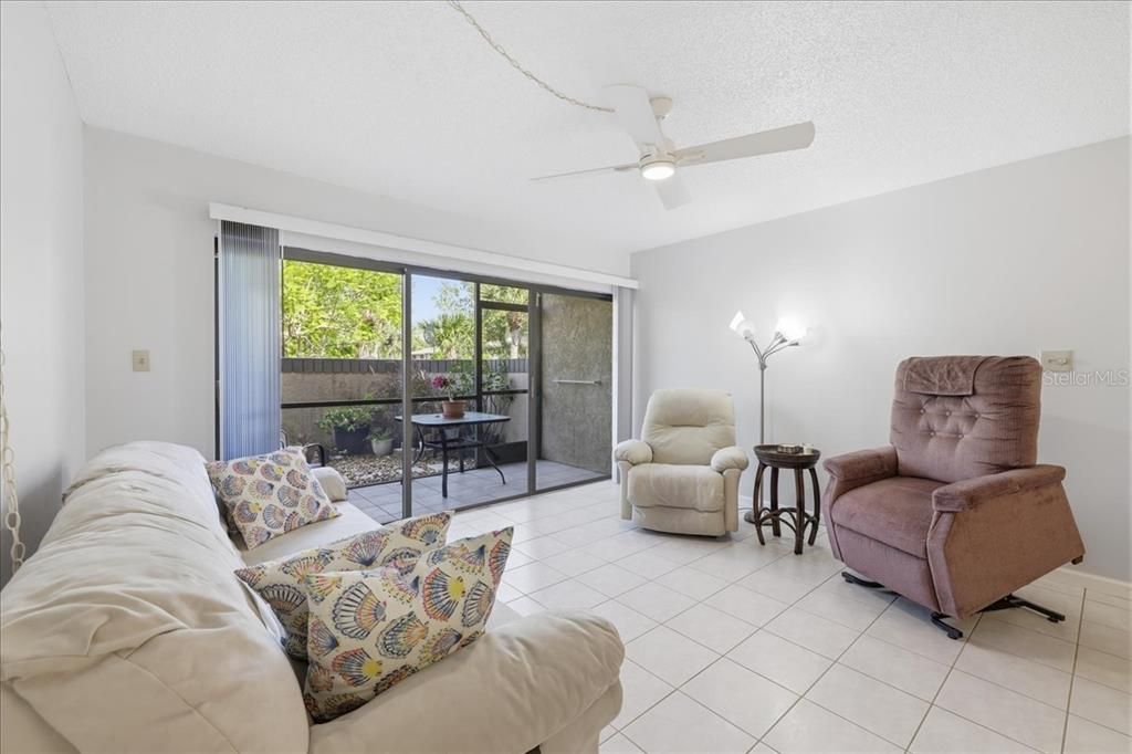En Venta: $124,900 (1 camas, 1 baños, 689 Pies cuadrados)