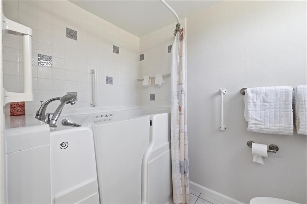 En Venta: $124,900 (1 camas, 1 baños, 689 Pies cuadrados)