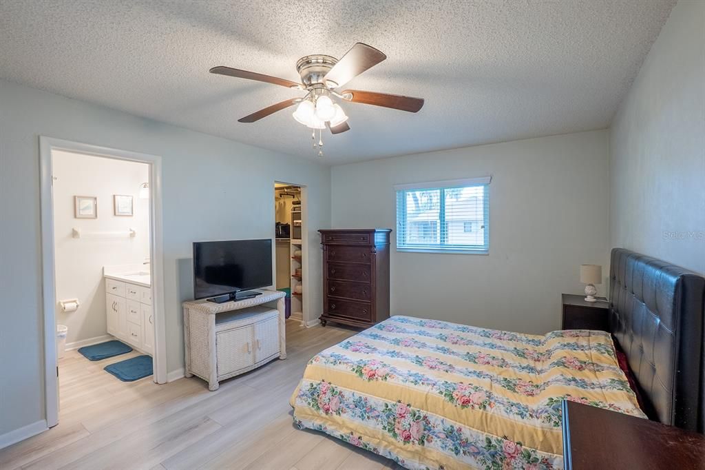 Activo con contrato: $289,000 (3 camas, 2 baños, 1497 Pies cuadrados)