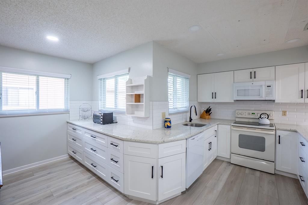 Activo con contrato: $289,000 (3 camas, 2 baños, 1497 Pies cuadrados)