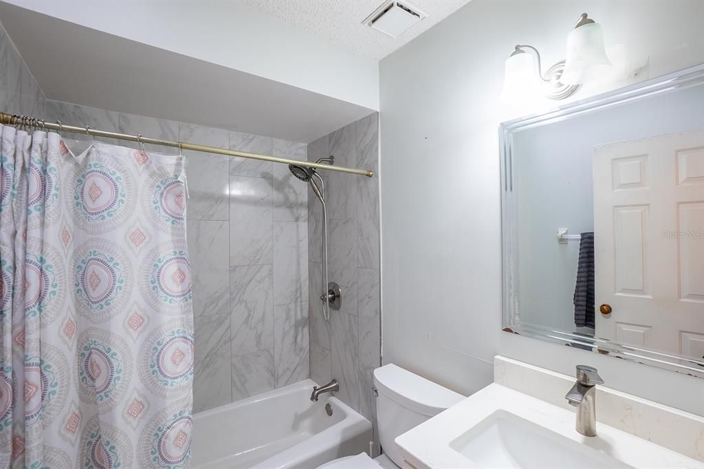 Activo con contrato: $289,000 (3 camas, 2 baños, 1497 Pies cuadrados)
