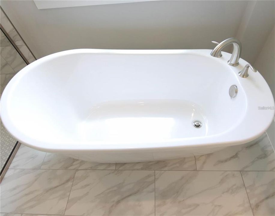 На продажу: $424,900 (4 спален, 2 ванн, 1880 Квадратных фут)