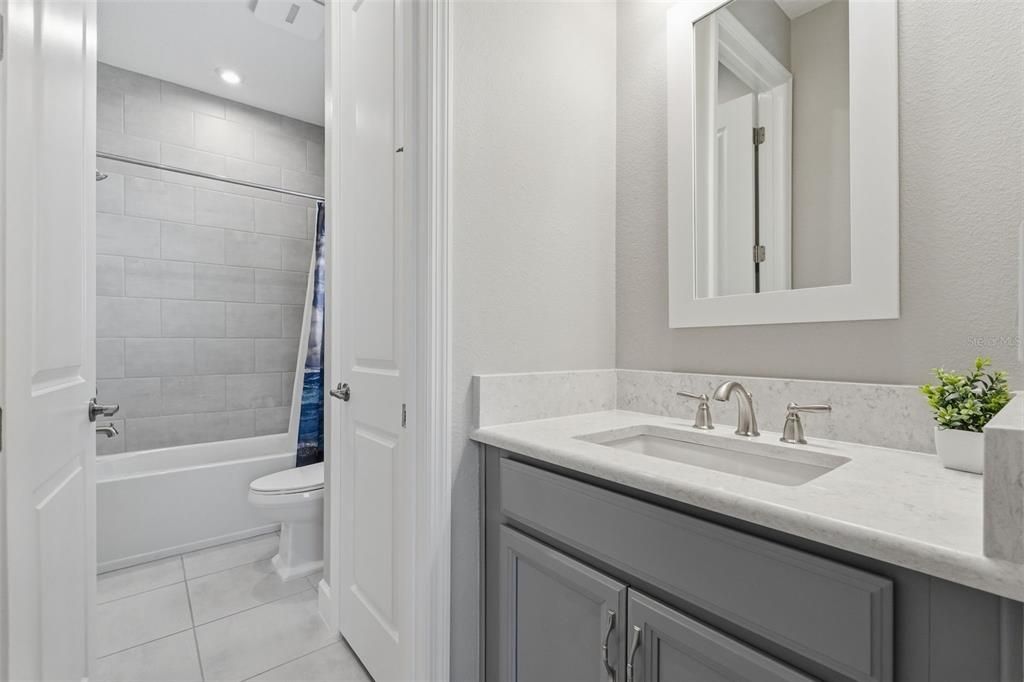 En Venta: $825,000 (4 camas, 3 baños, 3261 Pies cuadrados)