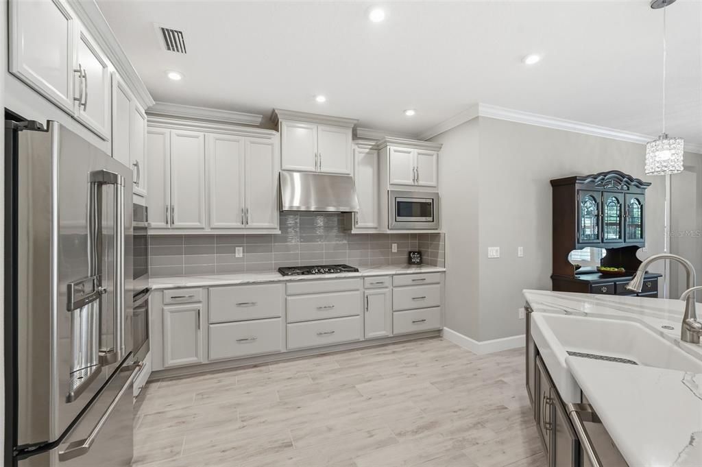 En Venta: $825,000 (4 camas, 3 baños, 3261 Pies cuadrados)