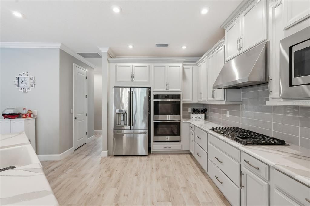 En Venta: $825,000 (4 camas, 3 baños, 3261 Pies cuadrados)