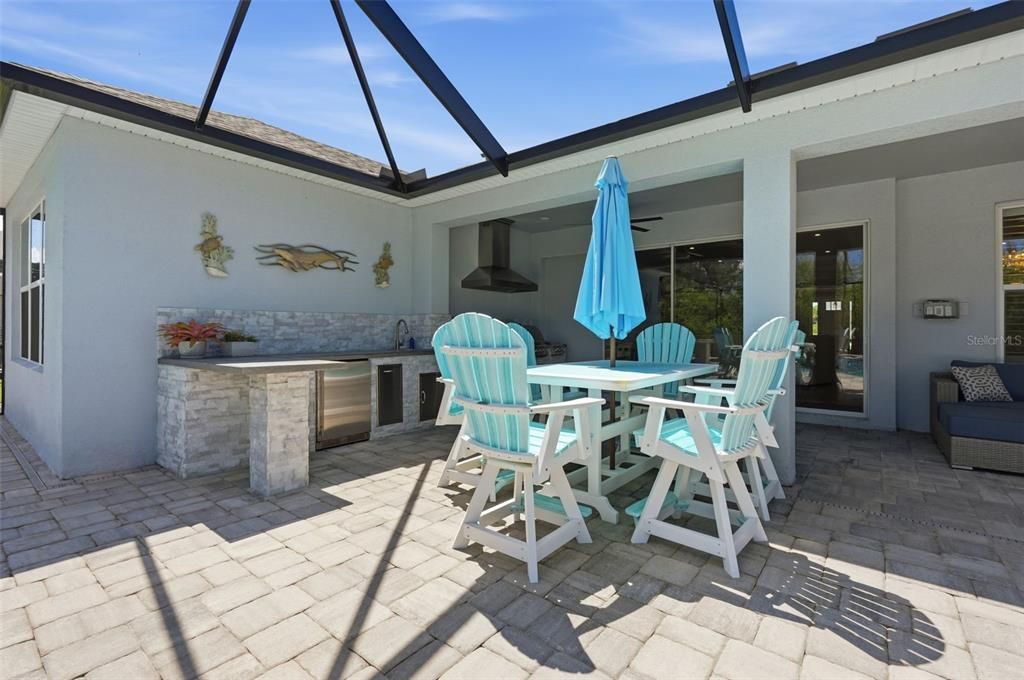 En Venta: $825,000 (4 camas, 3 baños, 3261 Pies cuadrados)