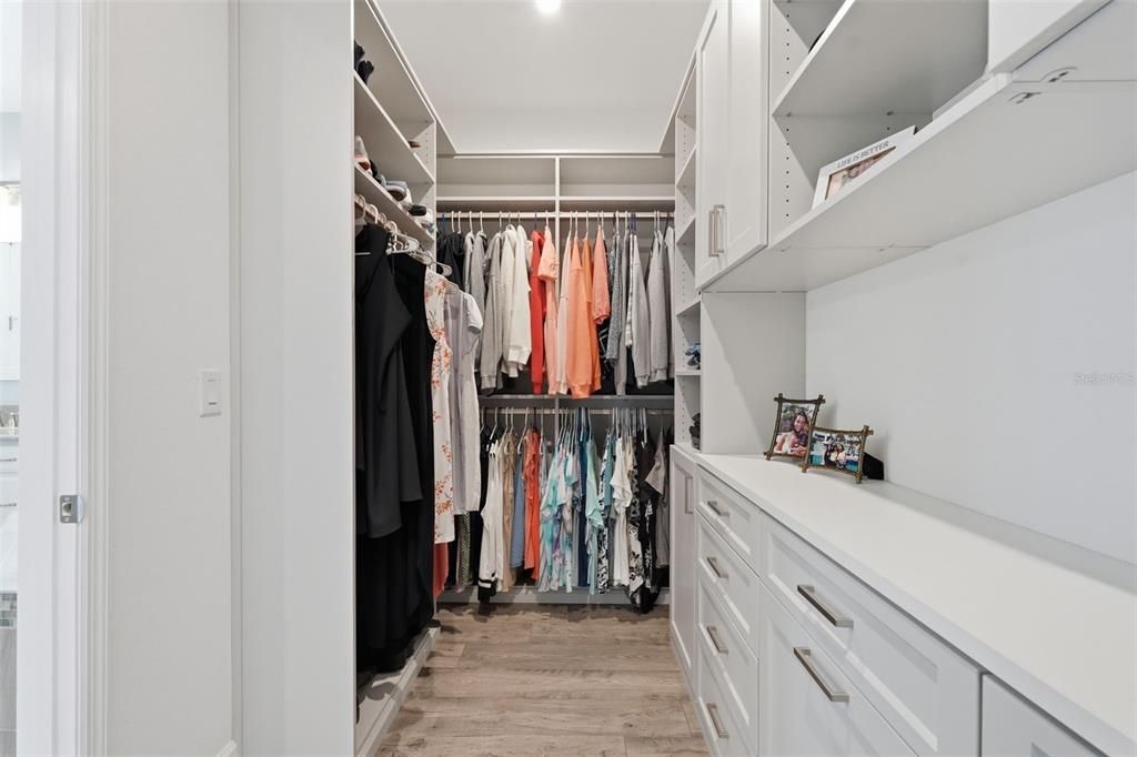 En Venta: $825,000 (4 camas, 3 baños, 3261 Pies cuadrados)