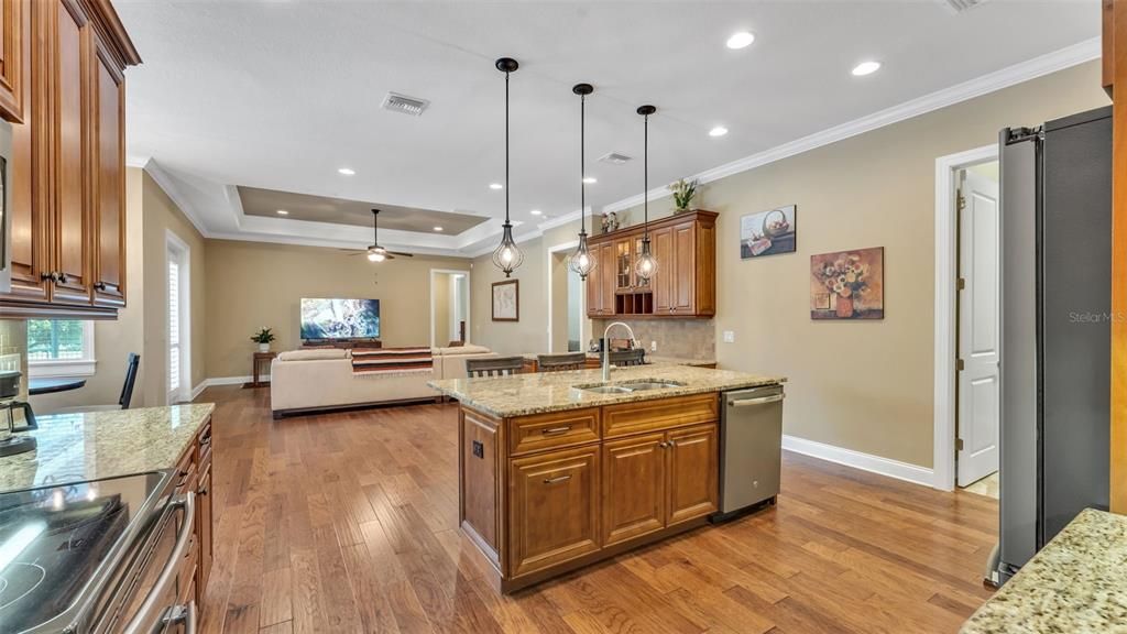 Active With Contract: $995,000 (4 beds, 3 baths, 2994 Square Feet)
