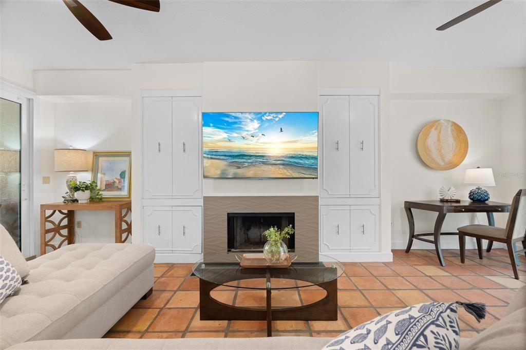 Active With Contract: $1,395,000 (3 beds, 2 baths, 2041 Square Feet)
