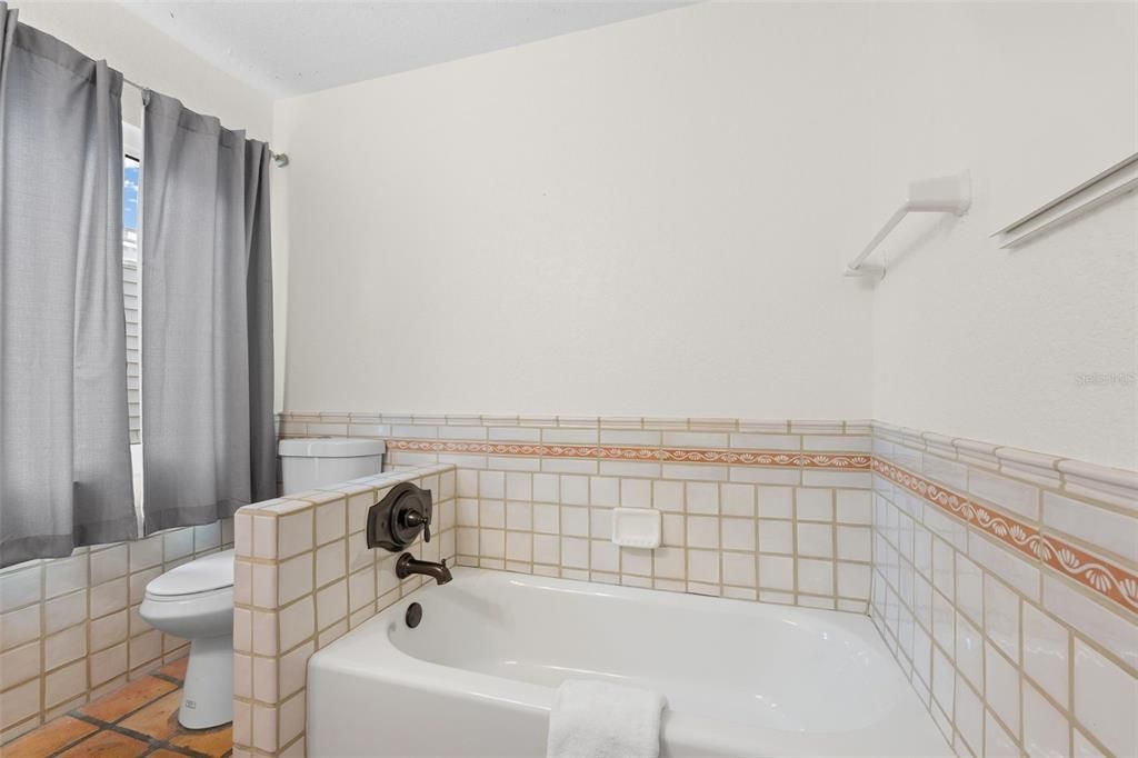 Active With Contract: $1,395,000 (3 beds, 2 baths, 2041 Square Feet)
