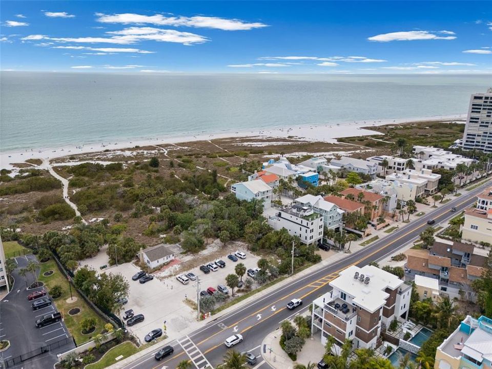 Active With Contract: $1,395,000 (3 beds, 2 baths, 2041 Square Feet)
