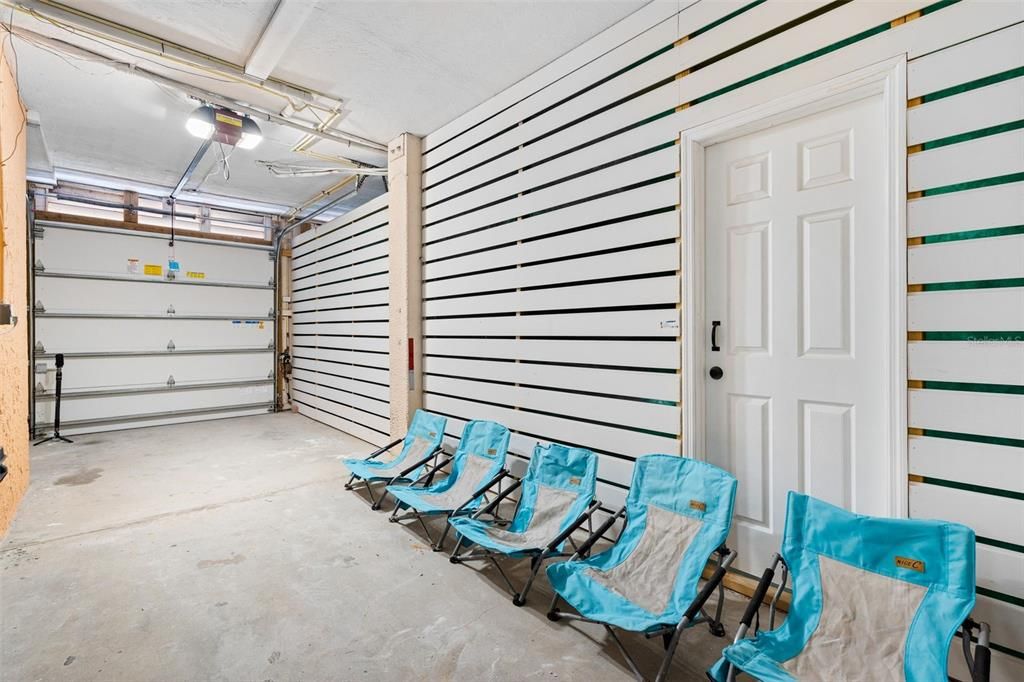 Active With Contract: $1,395,000 (3 beds, 2 baths, 2041 Square Feet)