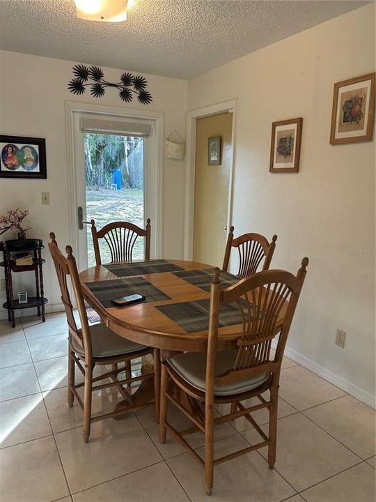 For Sale: $194,000 (3 beds, 1 baths, 1018 Square Feet)