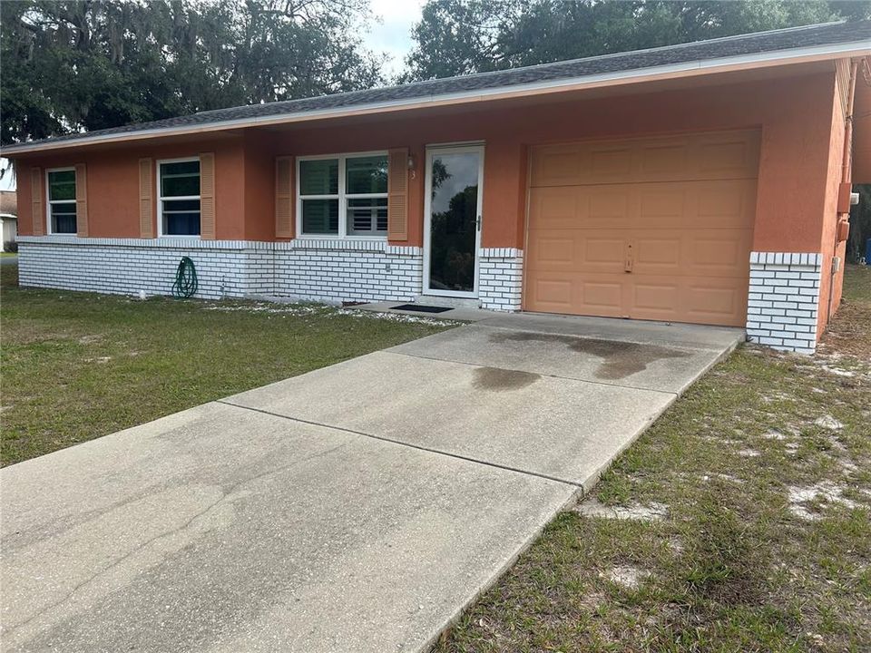 For Sale: $194,000 (3 beds, 1 baths, 1018 Square Feet)