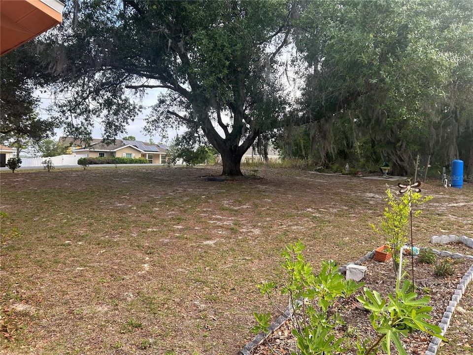 For Sale: $194,000 (3 beds, 1 baths, 1018 Square Feet)