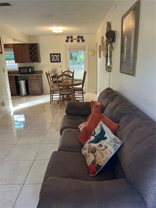 For Sale: $194,000 (3 beds, 1 baths, 1018 Square Feet)