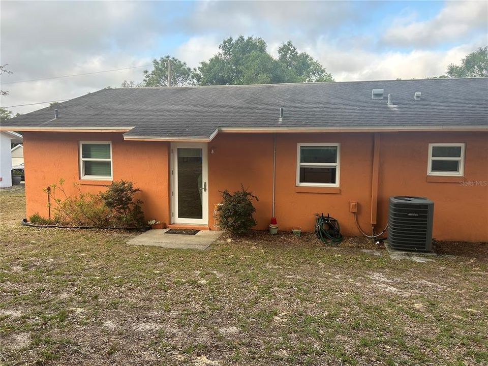 For Sale: $194,000 (3 beds, 1 baths, 1018 Square Feet)