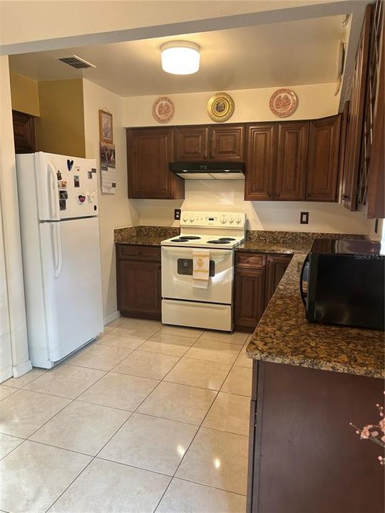 For Sale: $194,000 (3 beds, 1 baths, 1018 Square Feet)