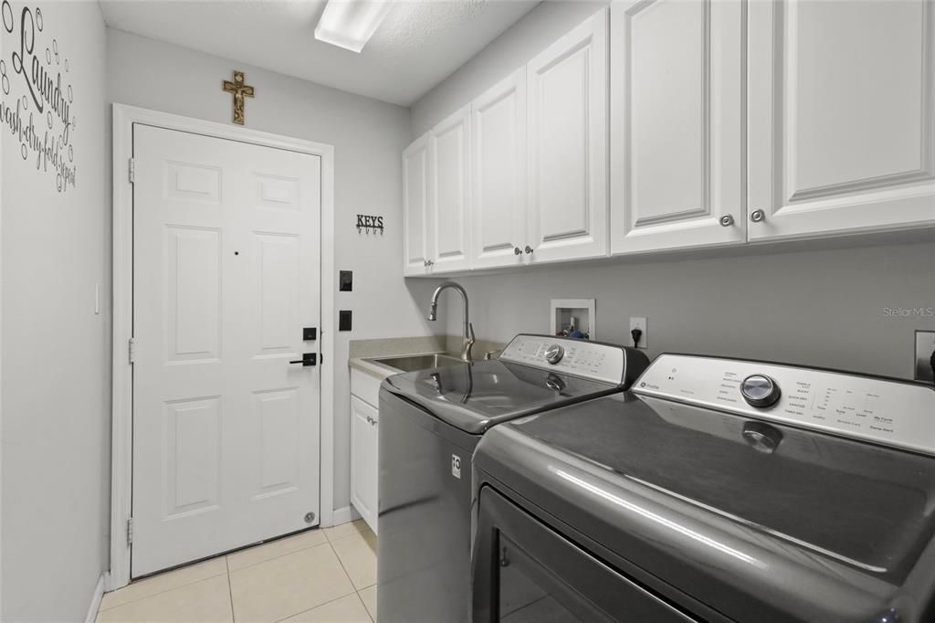 Active With Contract: $499,900 (4 beds, 2 baths, 2036 Square Feet)