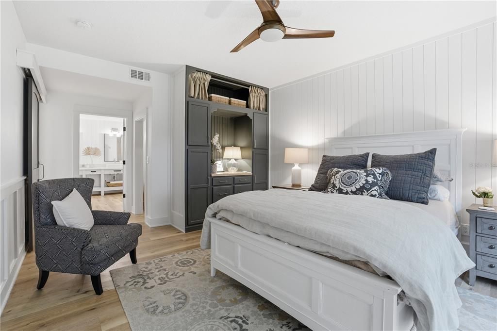 Active With Contract: $279,900 (2 beds, 2 baths, 1281 Square Feet)