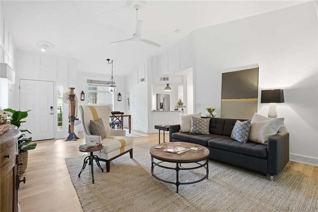 Active With Contract: $279,900 (2 beds, 2 baths, 1281 Square Feet)