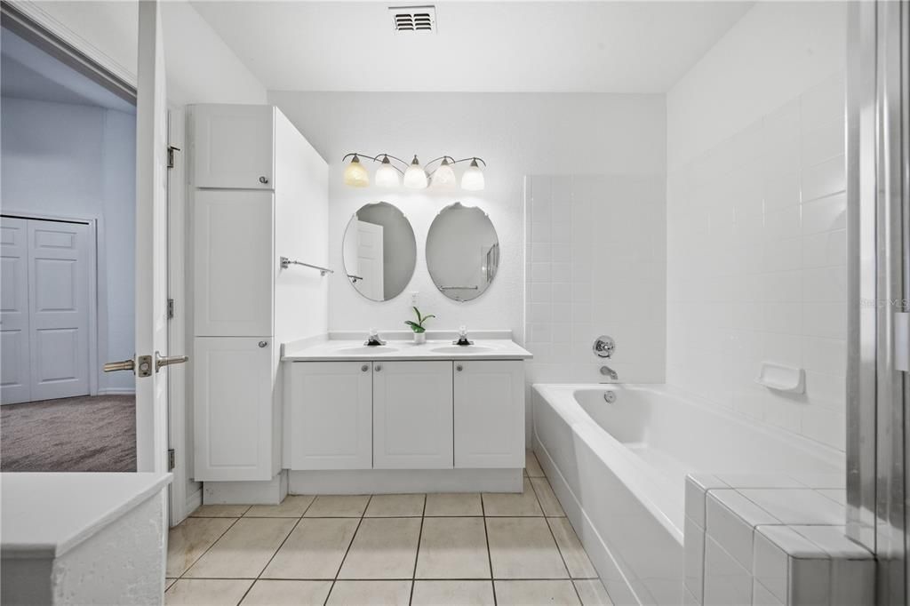 Activo con contrato: $265,000 (2 camas, 2 baños, 1278 Pies cuadrados)