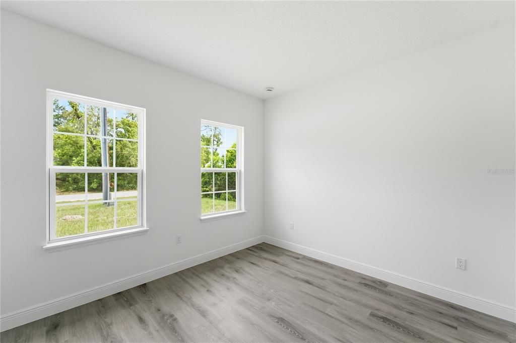 Activo con contrato: $287,500 (4 camas, 2 baños, 1774 Pies cuadrados)