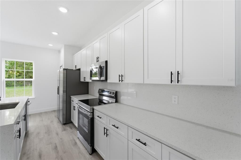 Activo con contrato: $287,500 (4 camas, 2 baños, 1774 Pies cuadrados)
