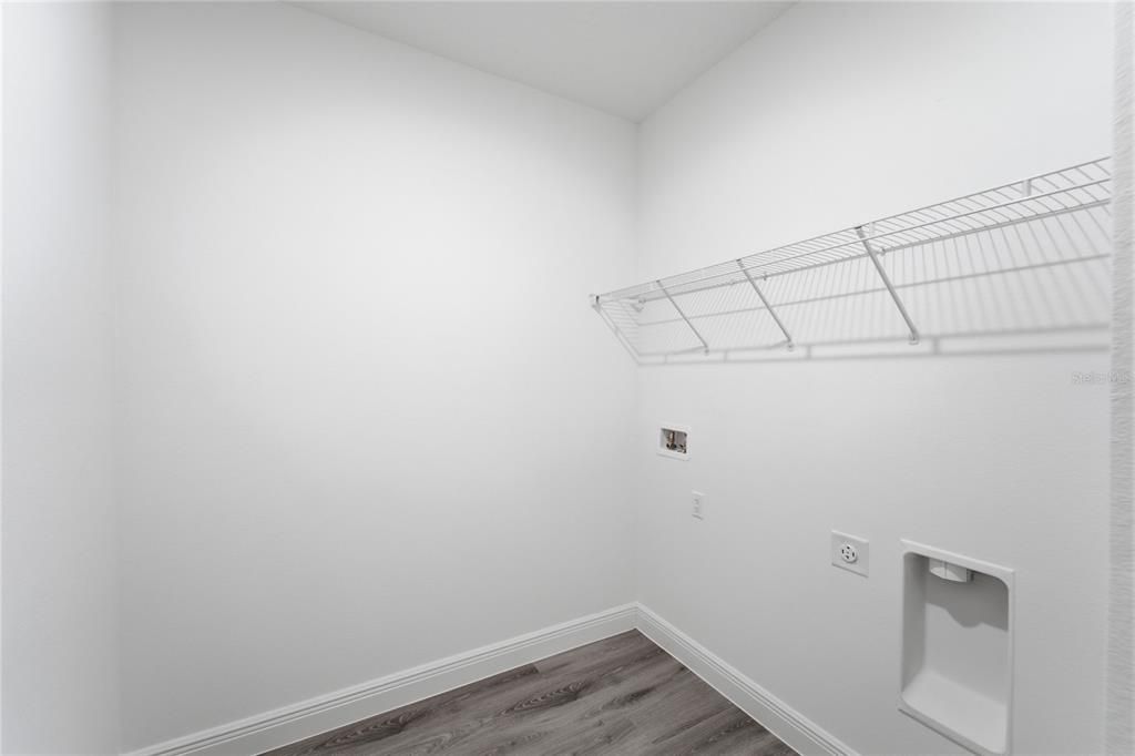 Activo con contrato: $287,500 (4 camas, 2 baños, 1774 Pies cuadrados)