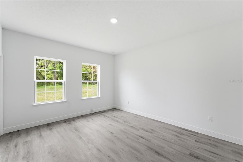 Activo con contrato: $287,500 (4 camas, 2 baños, 1774 Pies cuadrados)